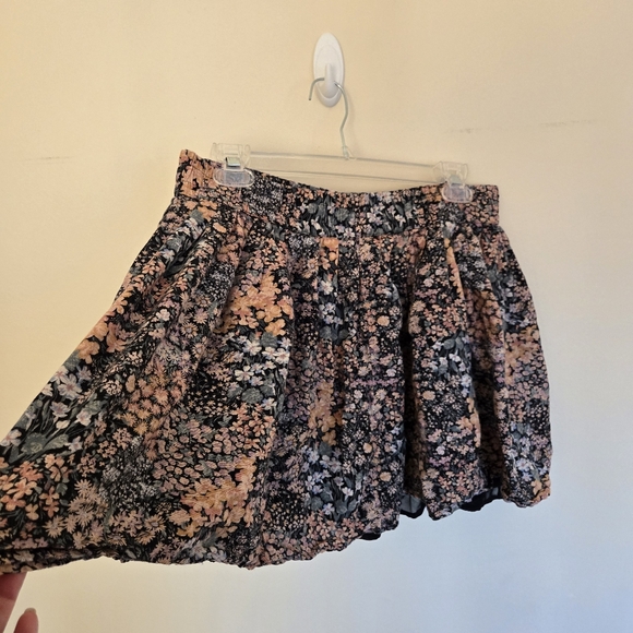 American Eagle Floral Linen Blend Pleated Mini Skirt Size Large - Picture 2 of 6